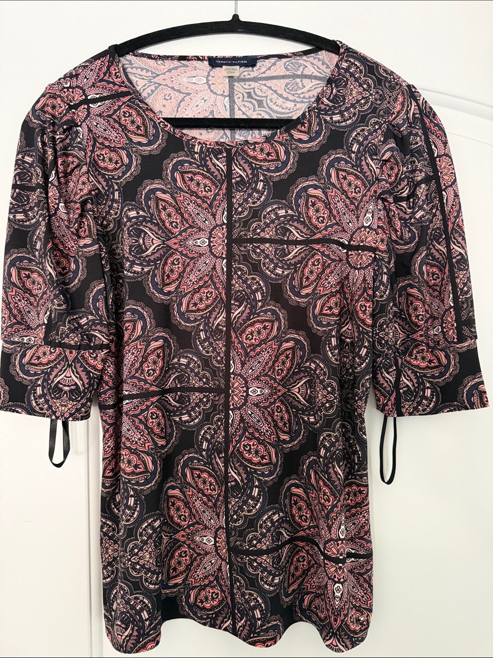 Tommy Hilfiger Paisley Print Short Sleeve Top in Black and Rose